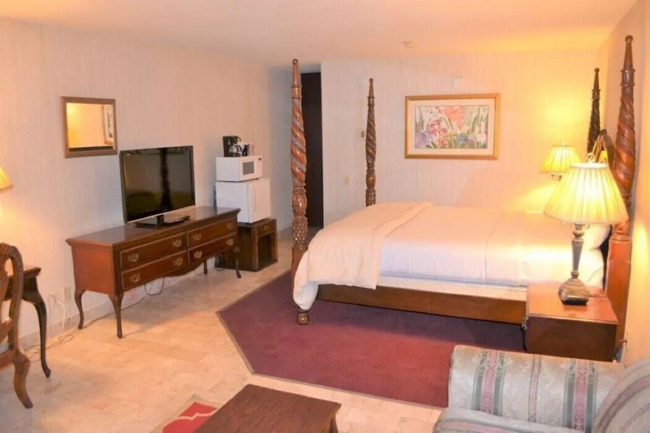 Merced Inn & Suites Esterno foto