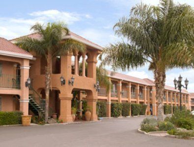 Merced Inn & Suites Esterno foto